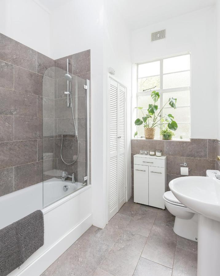 Chic 1 Bedroom Apartment In Bloomsbury, Sleeps 4 Londra Exterior foto