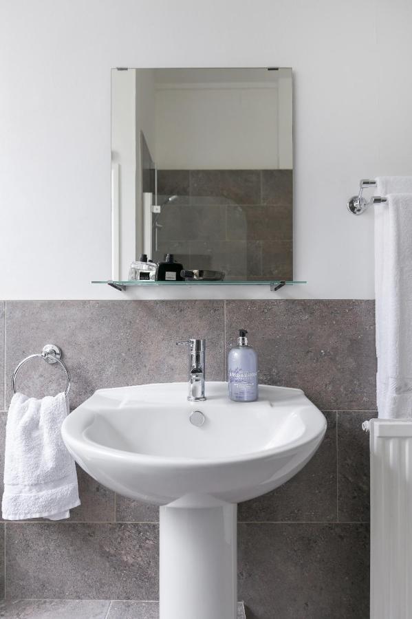 Chic 1 Bedroom Apartment In Bloomsbury, Sleeps 4 Londra Exterior foto